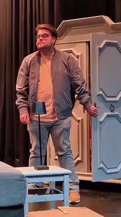 Szene aus einem Stück der MaskeRader